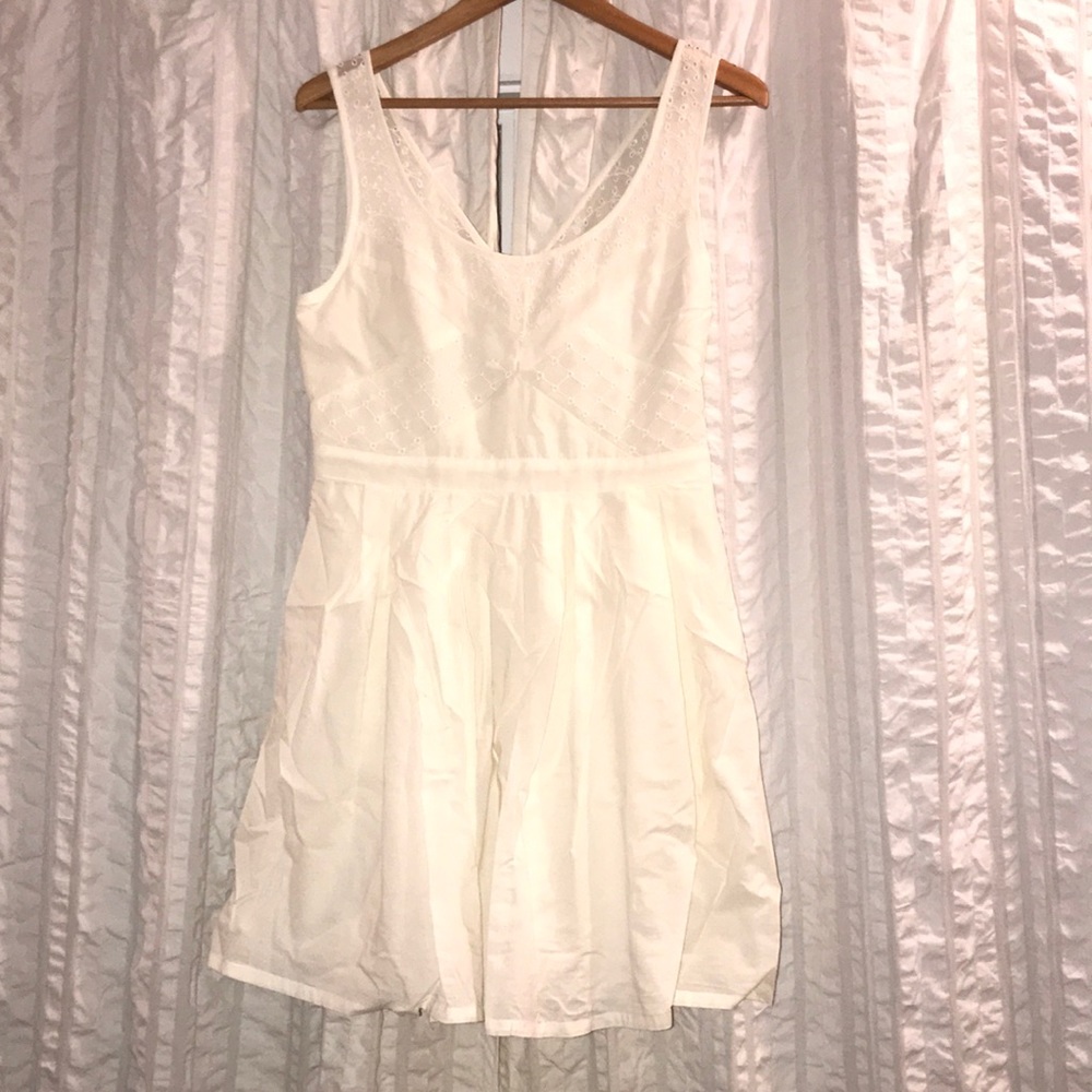 *NEVER BEEN WORN* dress with size zipper
